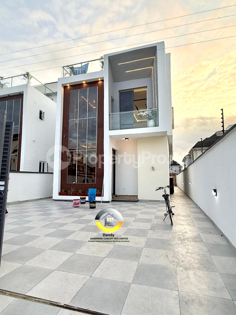 5 bedroom House for sale chevron Lekki Lagos