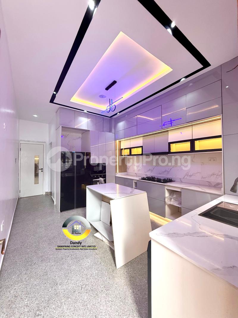 5 bedroom House for sale chevron Lekki Lagos