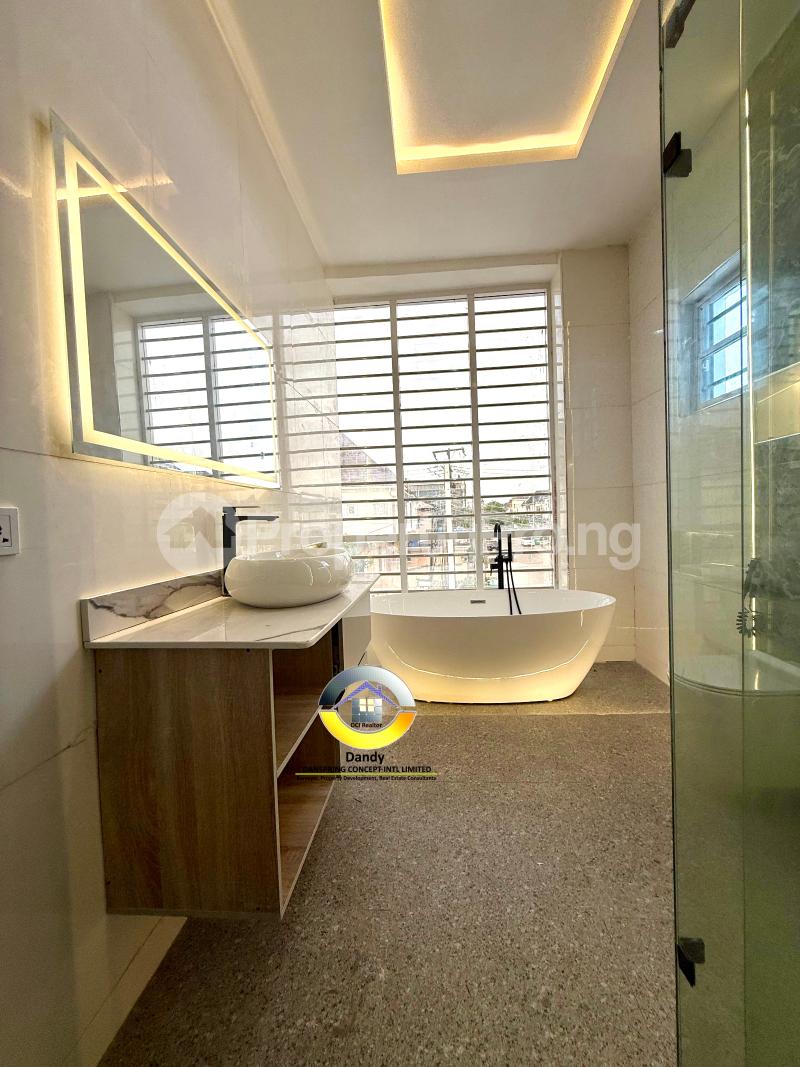 5 bedroom House for sale chevron Lekki Lagos