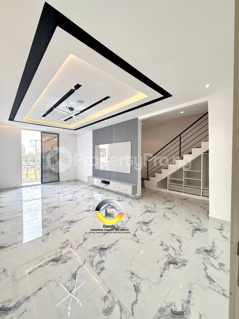 5 bedroom House for sale chevron Lekki Lagos