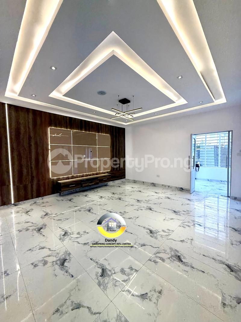 5 bedroom House for sale chevron Lekki Lagos