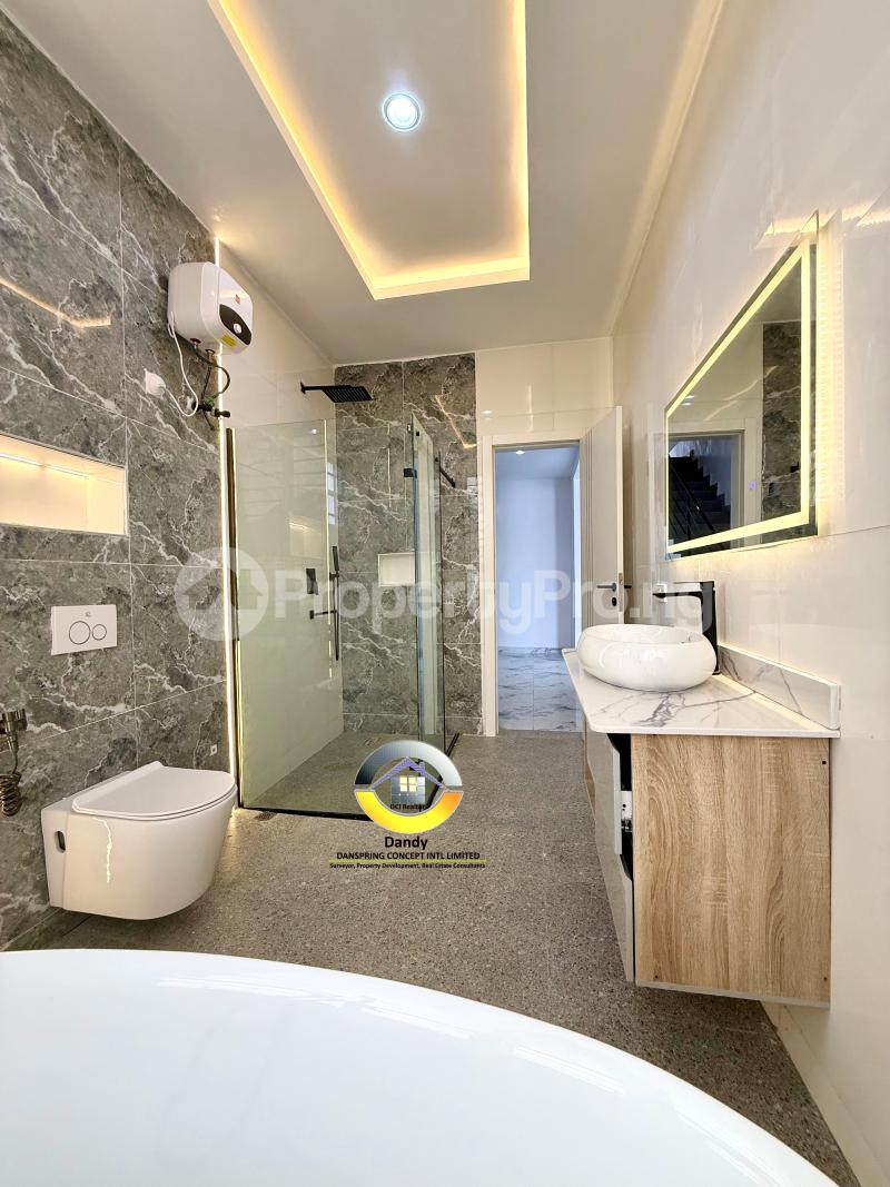 5 bedroom House for sale chevron Lekki Lagos