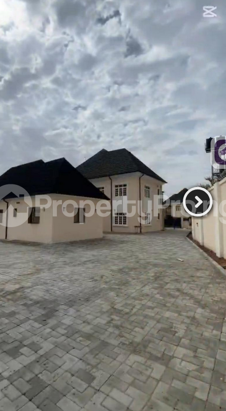 6 bedroom House for sale H Medix Guzape Abuja
