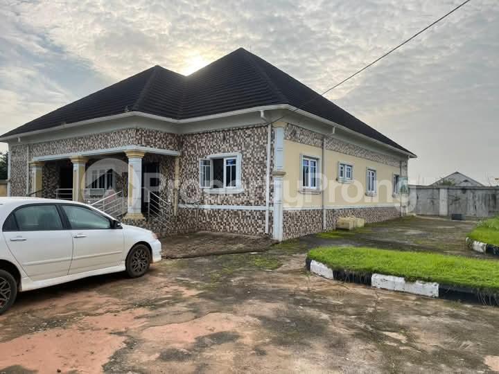 House for sale Iyowa Community, Along Benin Akure Owo Expressway Way, Just After Oluku Benin City Central Edo