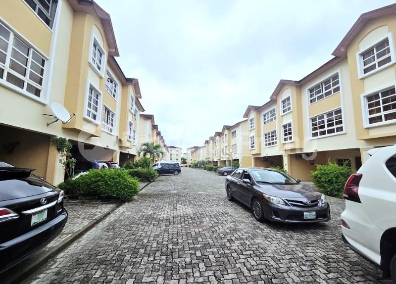 5 bedroom House for rent Chevron Lekki Lagos