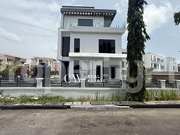5 bedroom House for sale Osapa Lekki Lagos
