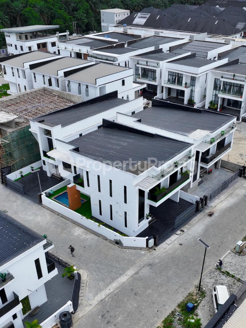 5 bedroom House for sale 2nd Toll Gate Lekki Lagos