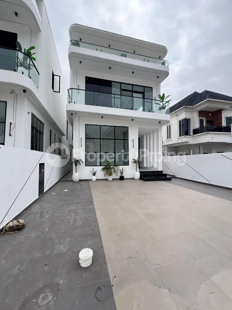 5 bedroom House for sale 2nd Toll Gate Lekki Lagos