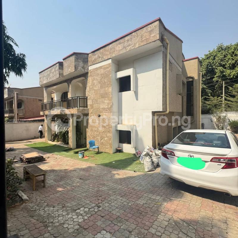 6 bedroom House for rent Jahi Abuja