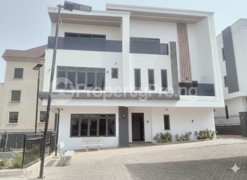 6 bedroom House for rent Guzape Abuja