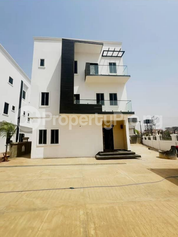 6 bedroom House for sale Jahi Abuja