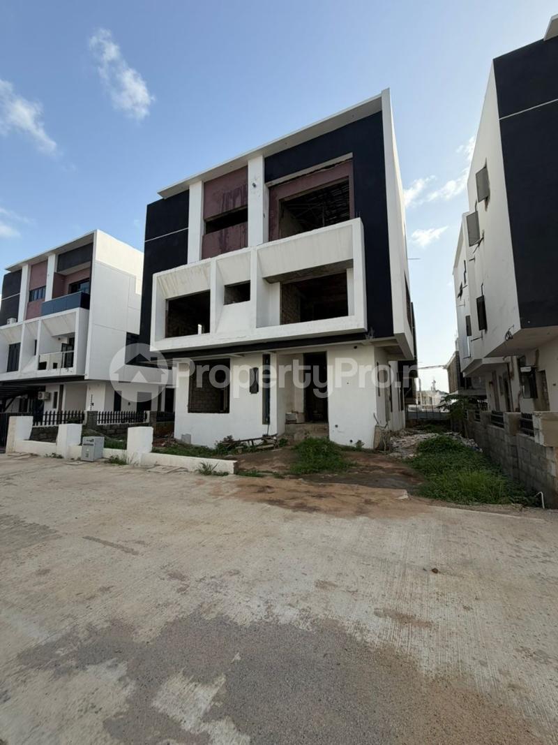 5 bedroom House for sale Lugbe Abuja
