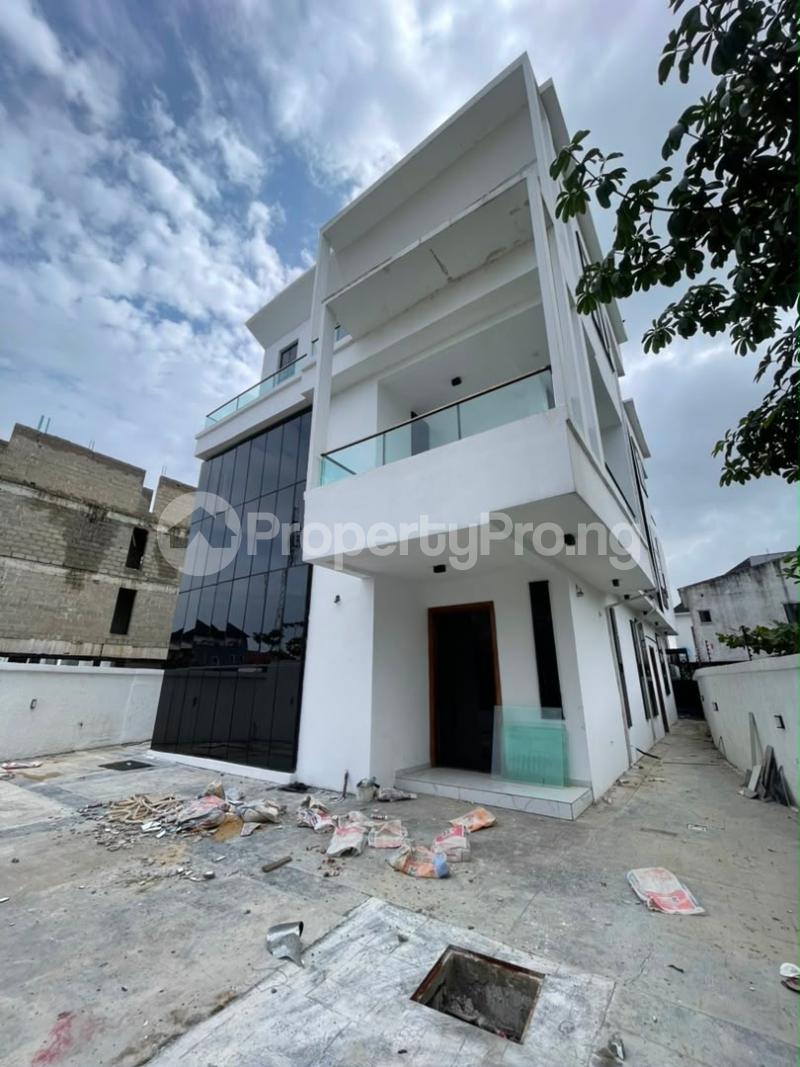 5 bedroom House for sale 2nd Toll Gate Lekki Lagos