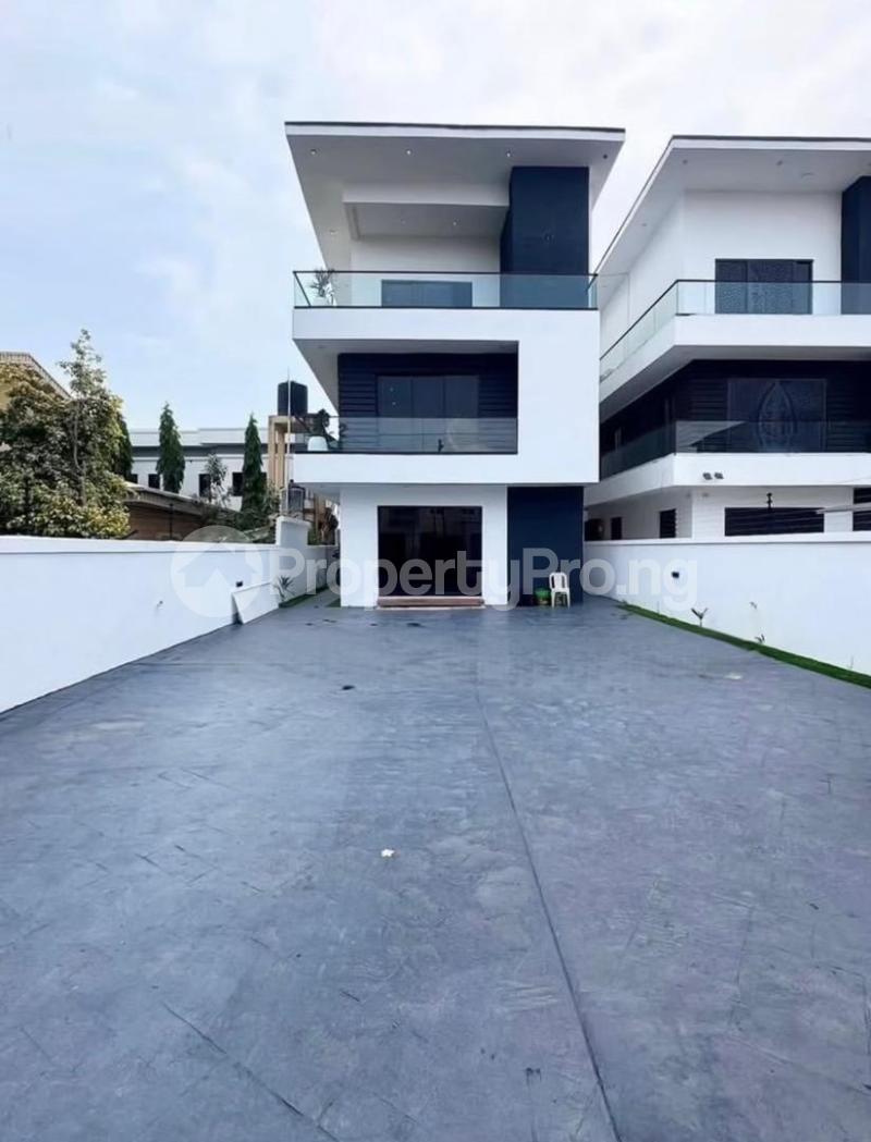 5 bedroom House for sale Igbo-efon Lekki Lagos