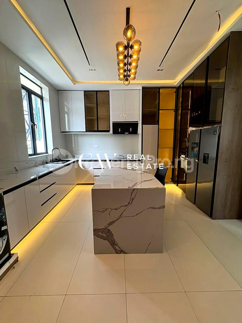 5 bedroom House for sale Lekki Lagos