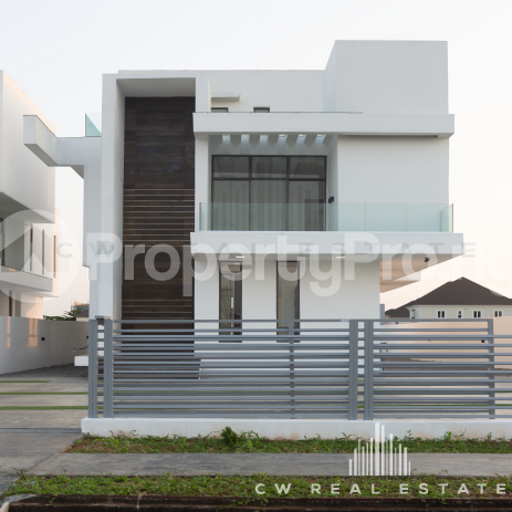 5 bedroom House for sale Pinnock Beach Estate Osapa london Lekki Lagos