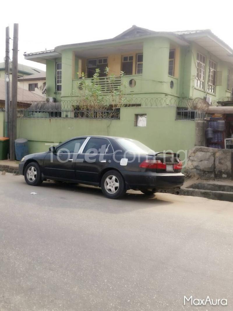 5 bedroom House for sale Close To Sweet Sensation @ Alagomeji B/stop Alagomeji Yaba Lagos - 0