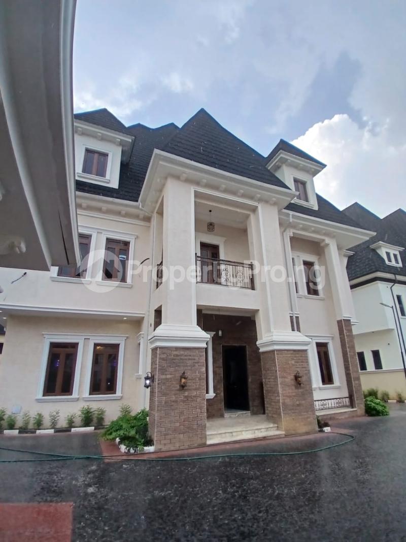 8 bedroom House for sale Gwarinpa Abuja