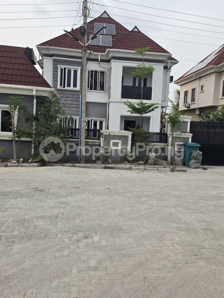 5 bedroom House for sale An Estate Along Von Road Airport Road Lugbe Abuja