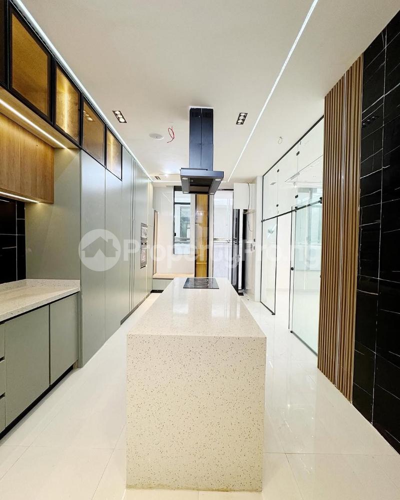 5 bedroom House for sale chevron Lekki Lagos