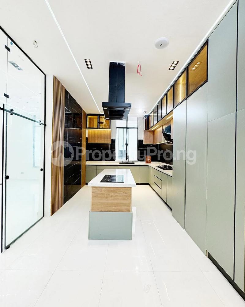 5 bedroom House for sale chevron Lekki Lagos