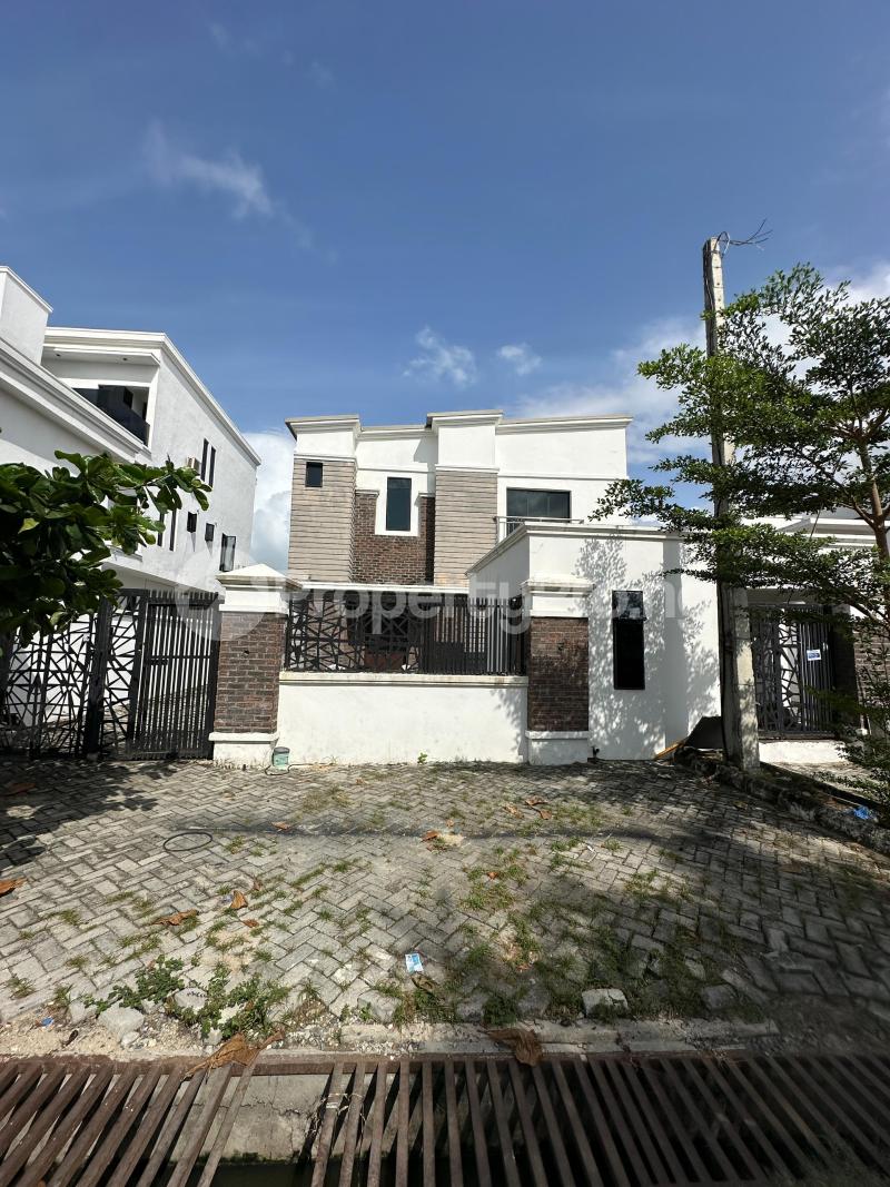 5 bedroom House for sale New Road Lekki Lagos