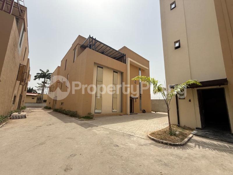 5 bedroom House for sale Lugbe Abuja