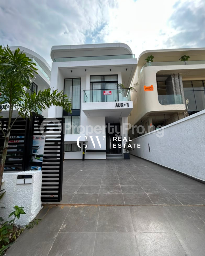 5 bedroom House for sale Lekki Lagos