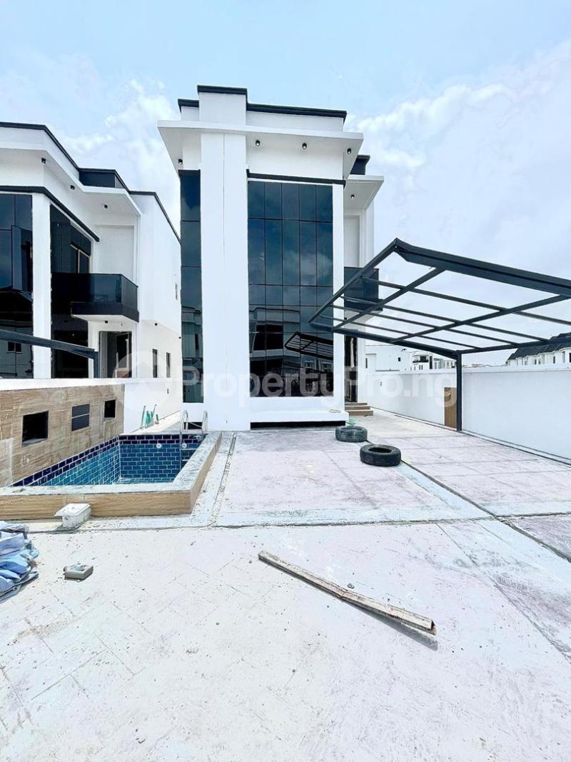 5 bedroom House for sale 2nd Toll Gate Lekki Lagos