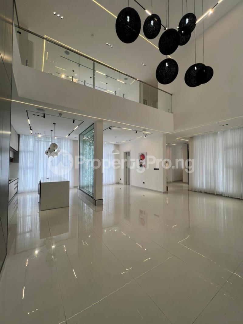 6 bedroom House for sale Osapa london Lekki Lagos