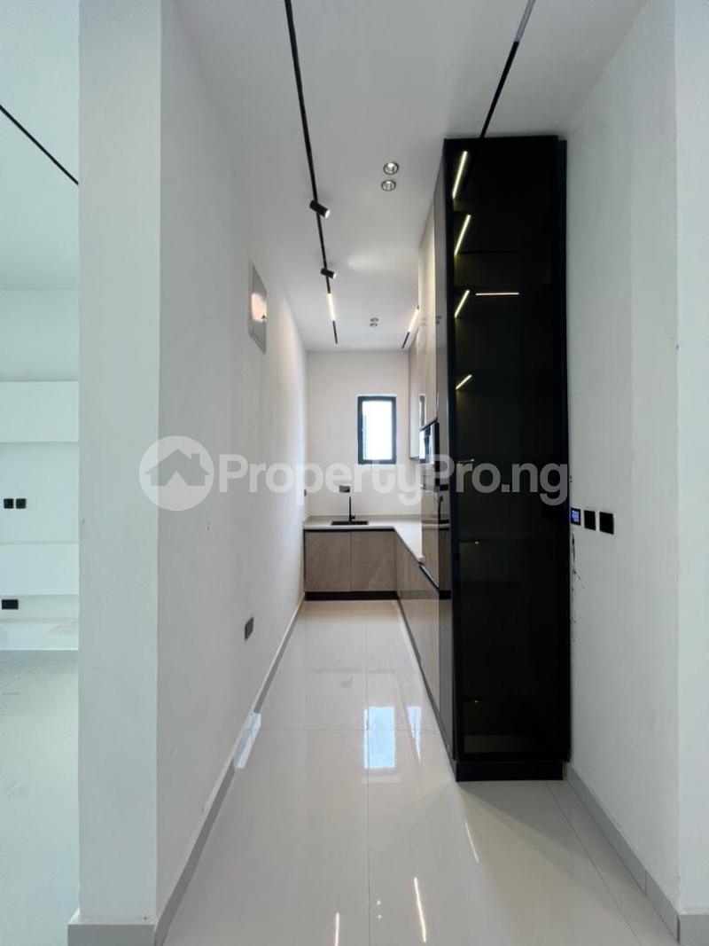 6 bedroom House for sale Osapa london Lekki Lagos