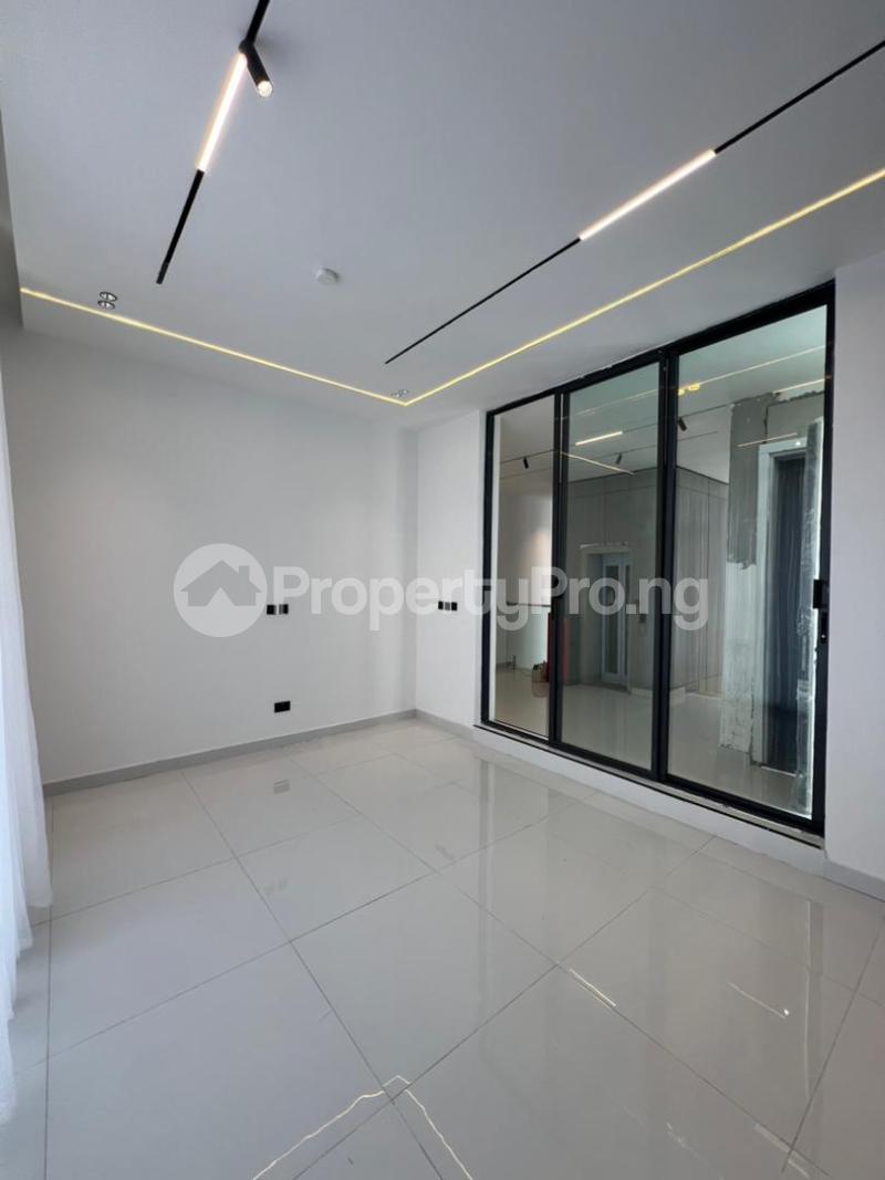 6 bedroom House for sale Osapa london Lekki Lagos