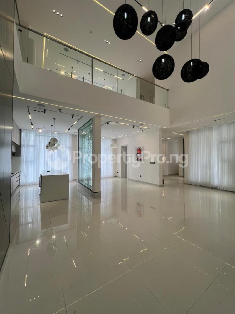 6 bedroom House for sale Osapa london Lekki Lagos
