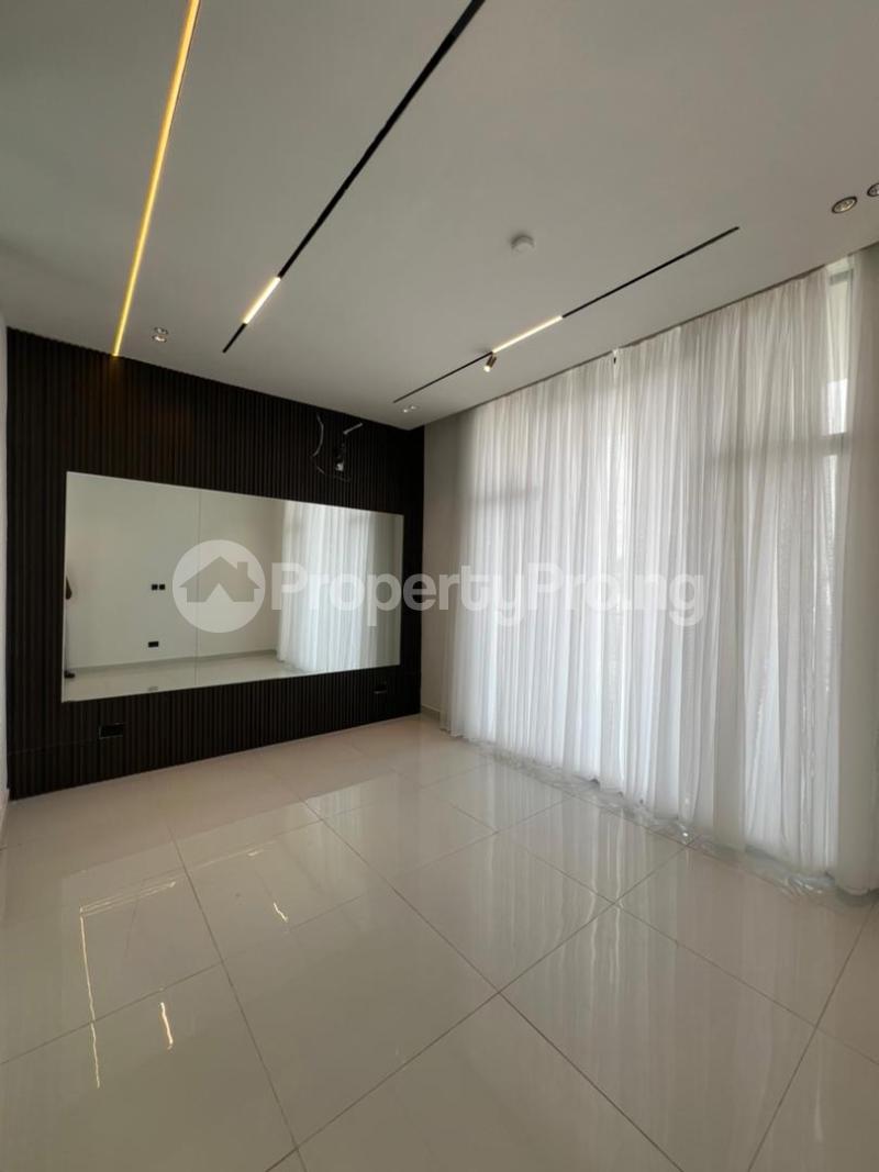 6 bedroom House for sale Osapa london Lekki Lagos