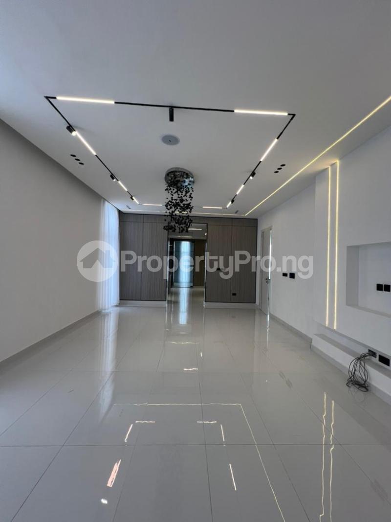 6 bedroom House for sale Osapa london Lekki Lagos