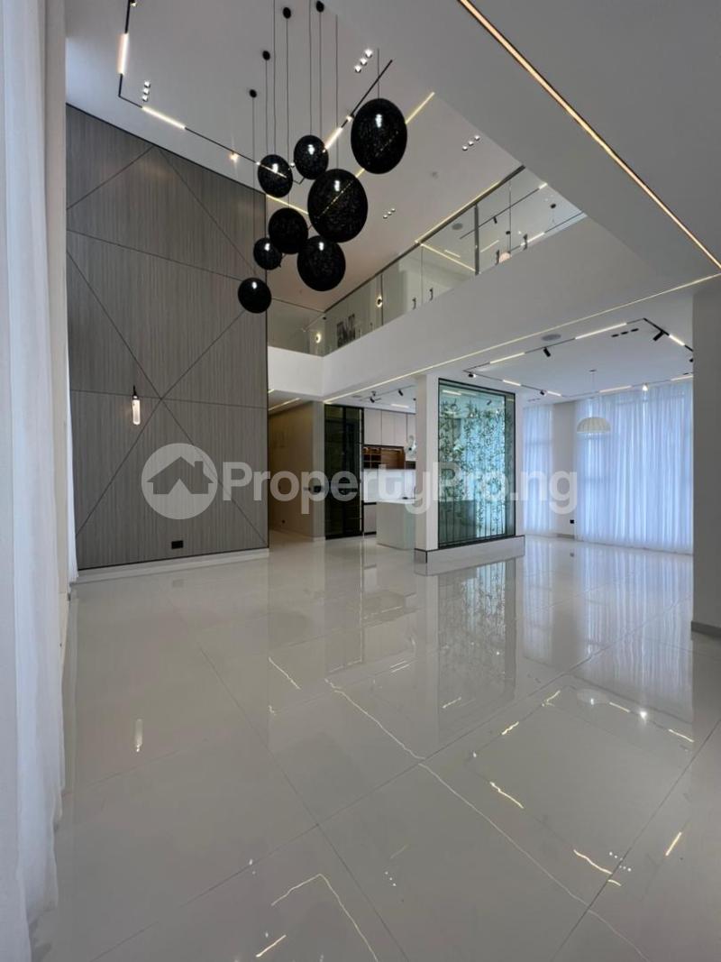 6 bedroom House for sale Osapa london Lekki Lagos