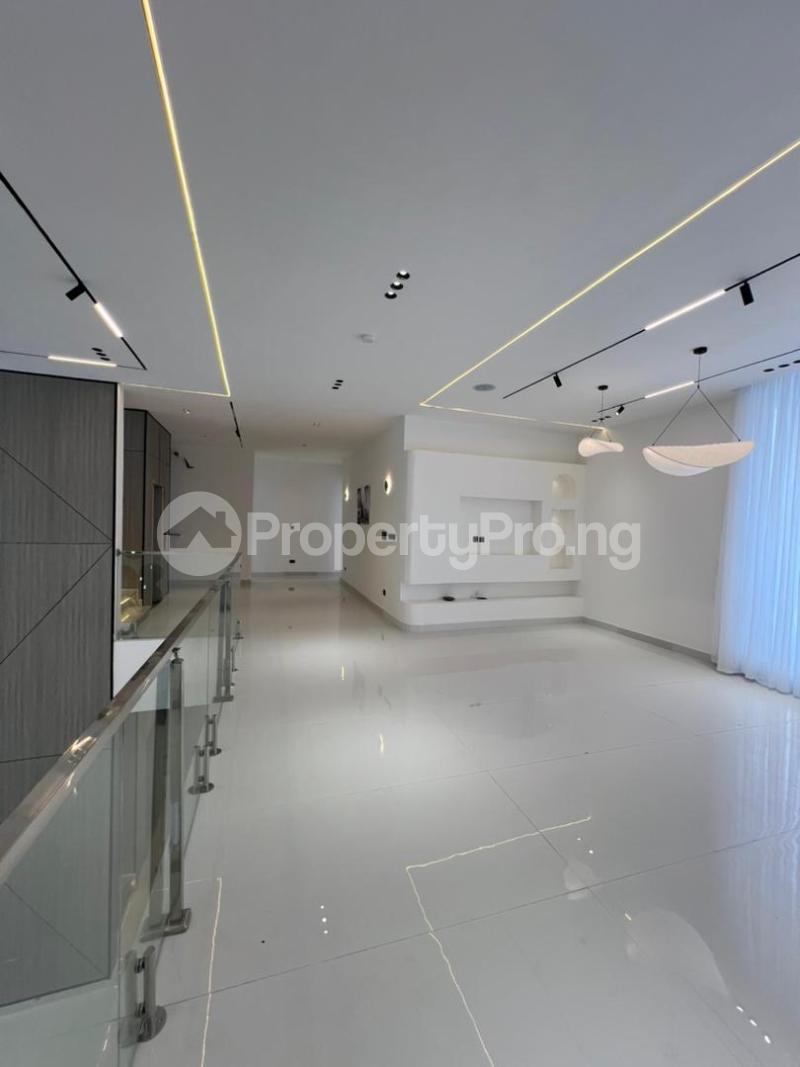 6 bedroom House for sale Osapa london Lekki Lagos