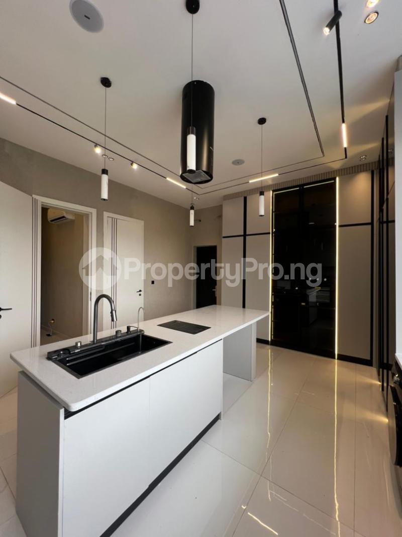 6 bedroom House for sale Osapa london Lekki Lagos