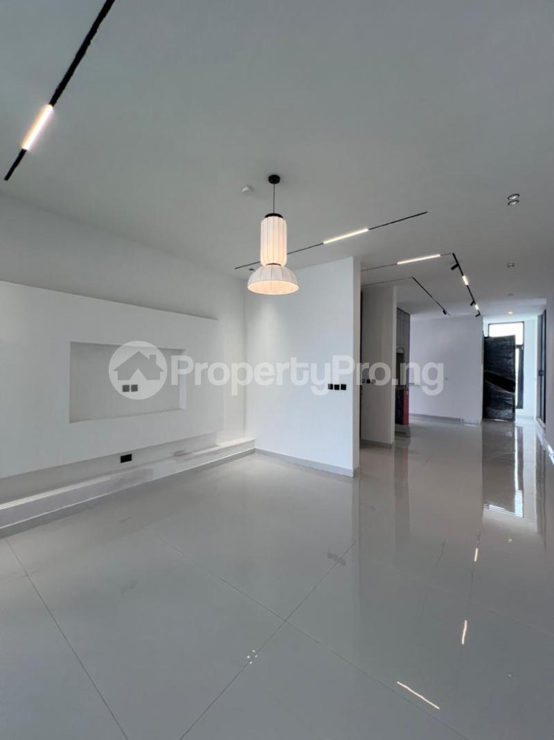 6 bedroom House for sale Osapa london Lekki Lagos