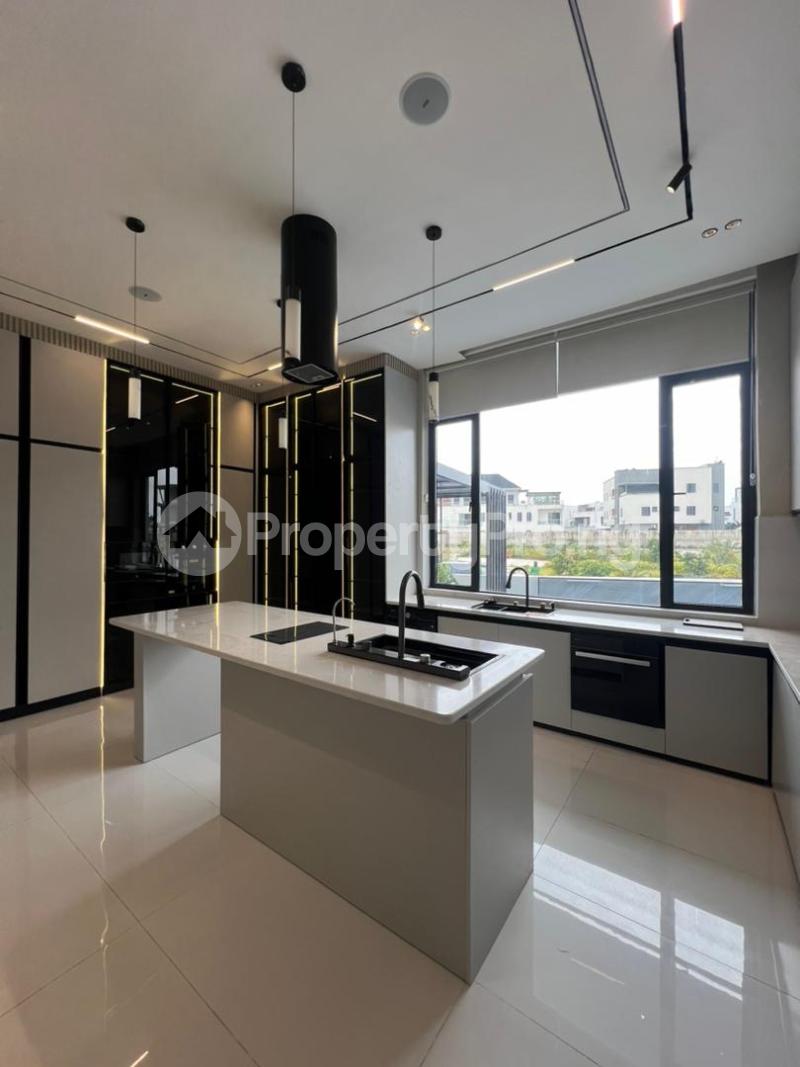 6 bedroom House for sale Osapa london Lekki Lagos