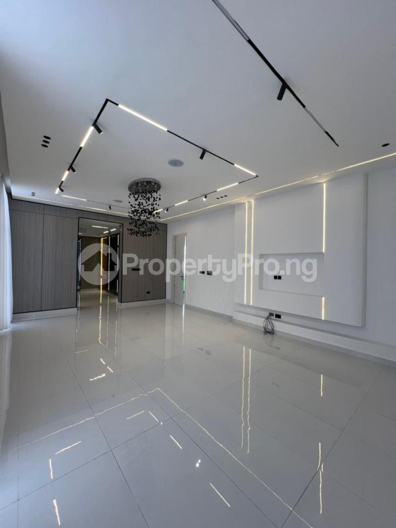 6 bedroom House for sale Osapa london Lekki Lagos