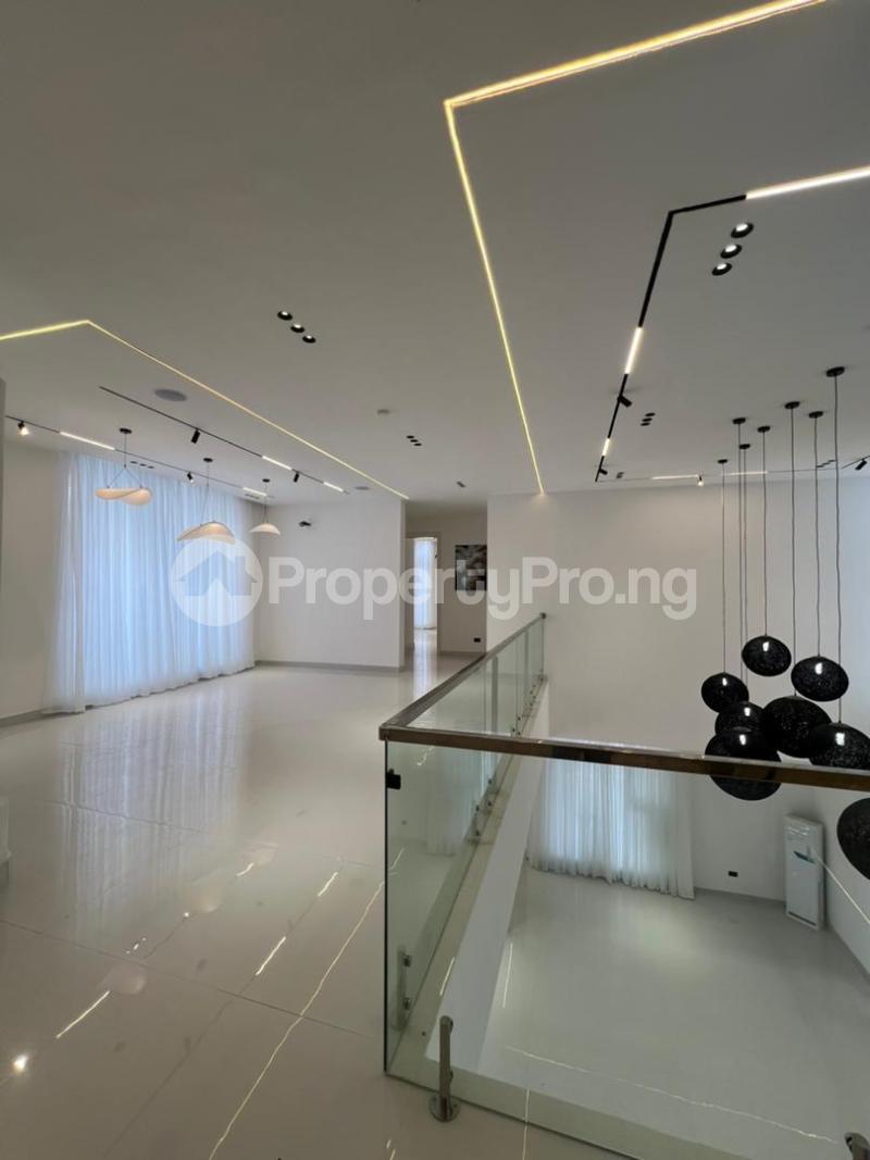 6 bedroom House for sale Osapa london Lekki Lagos