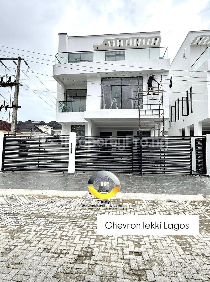 5 bedroom House for sale Chevron Lekki Lagos