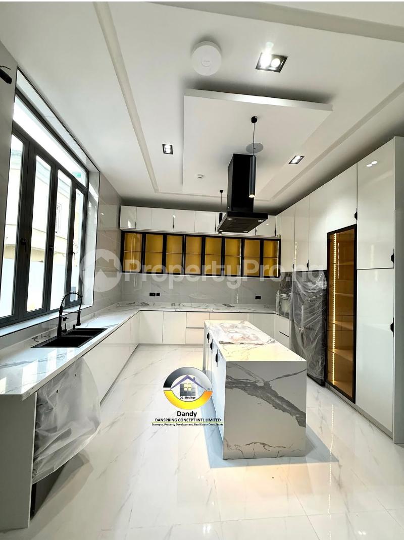 5 bedroom House for sale chevron Lekki Lagos