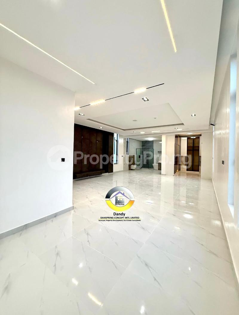 5 bedroom House for sale chevron Lekki Lagos