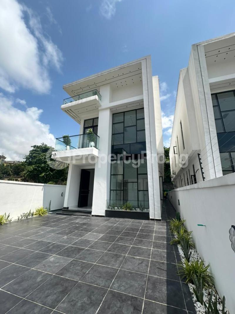 5 bedroom House for sale chevron Lekki Lagos