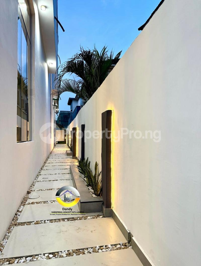 5 bedroom House for sale chevron Lekki Lagos