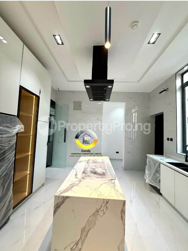 5 bedroom House for sale chevron Lekki Lagos