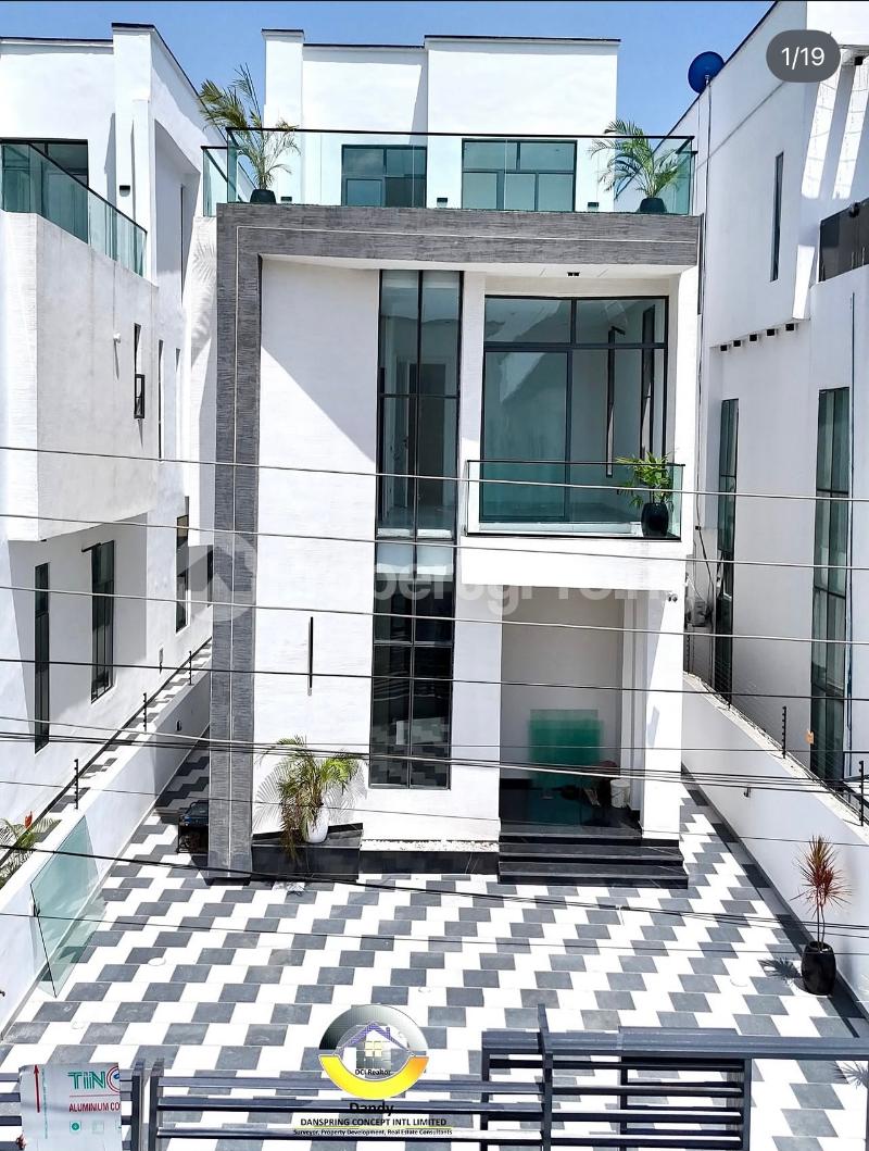 5 bedroom House for sale Osapa london Lekki Lagos