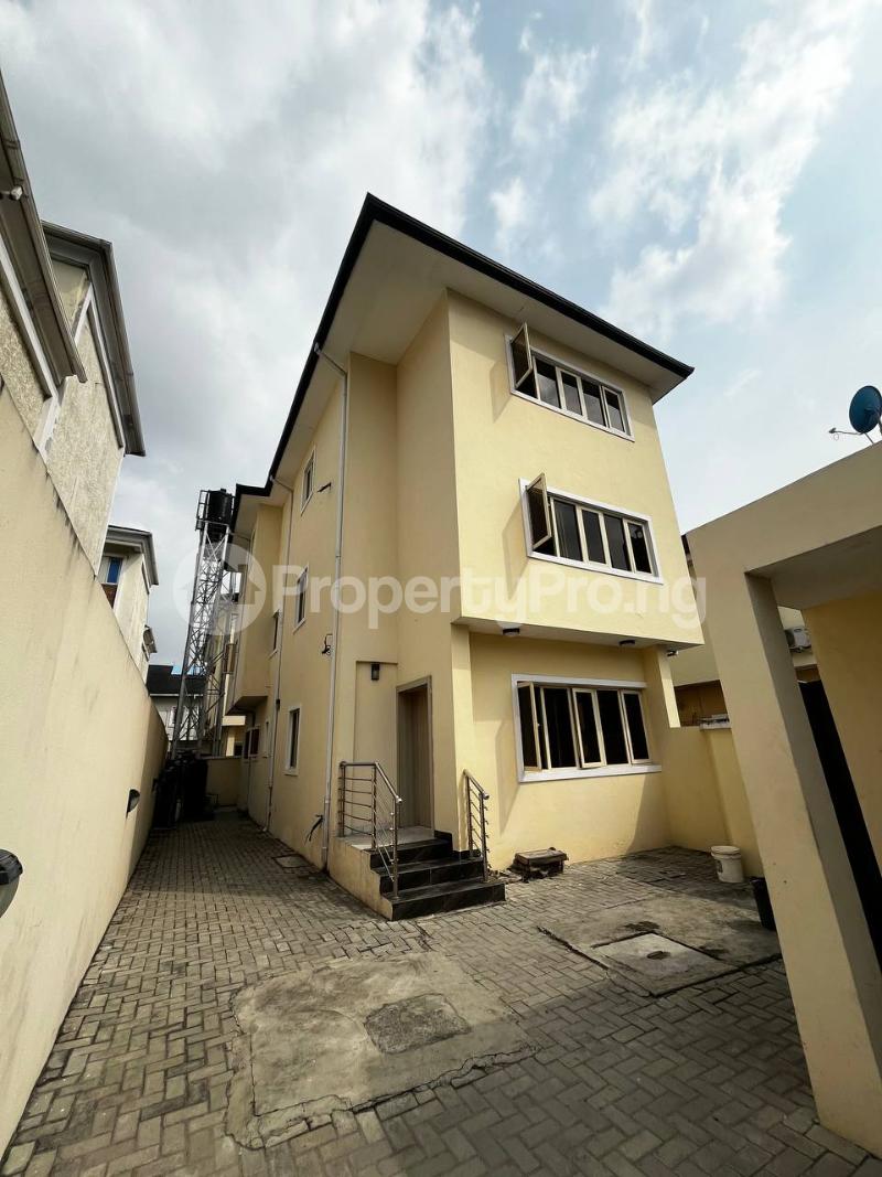 5 bedroom House for sale Igbo-efon Lekki Lagos